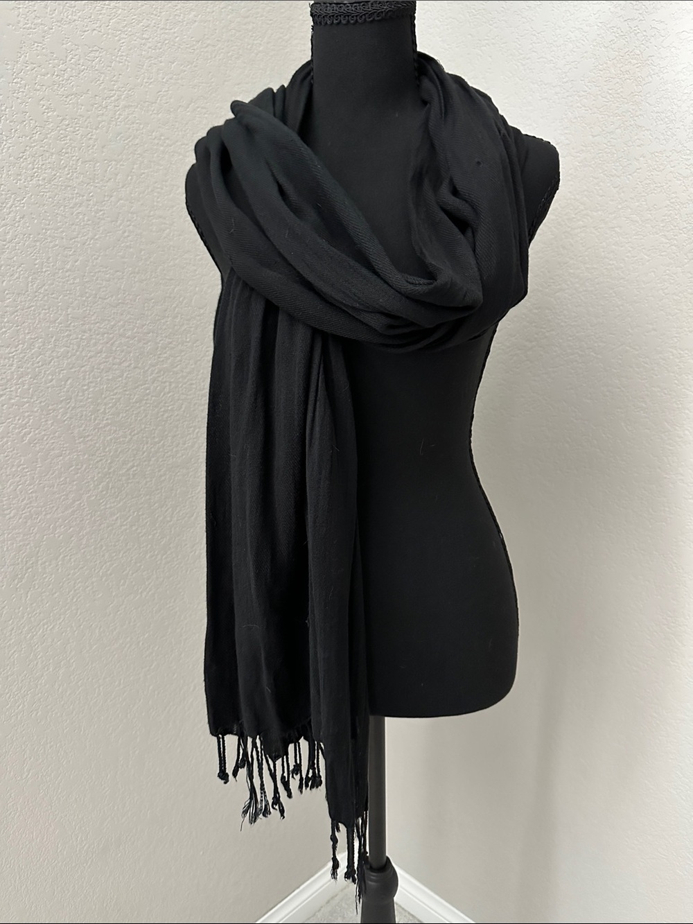 Source Unknown Black Fringe Wrap Scarf for Women